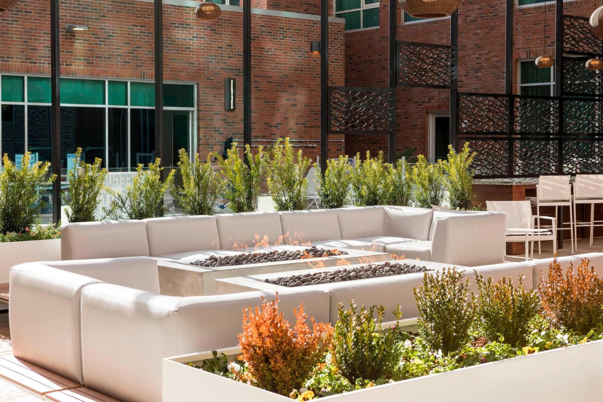 Springhill Suites By Marriott Greenville Downtown Exteriör bild