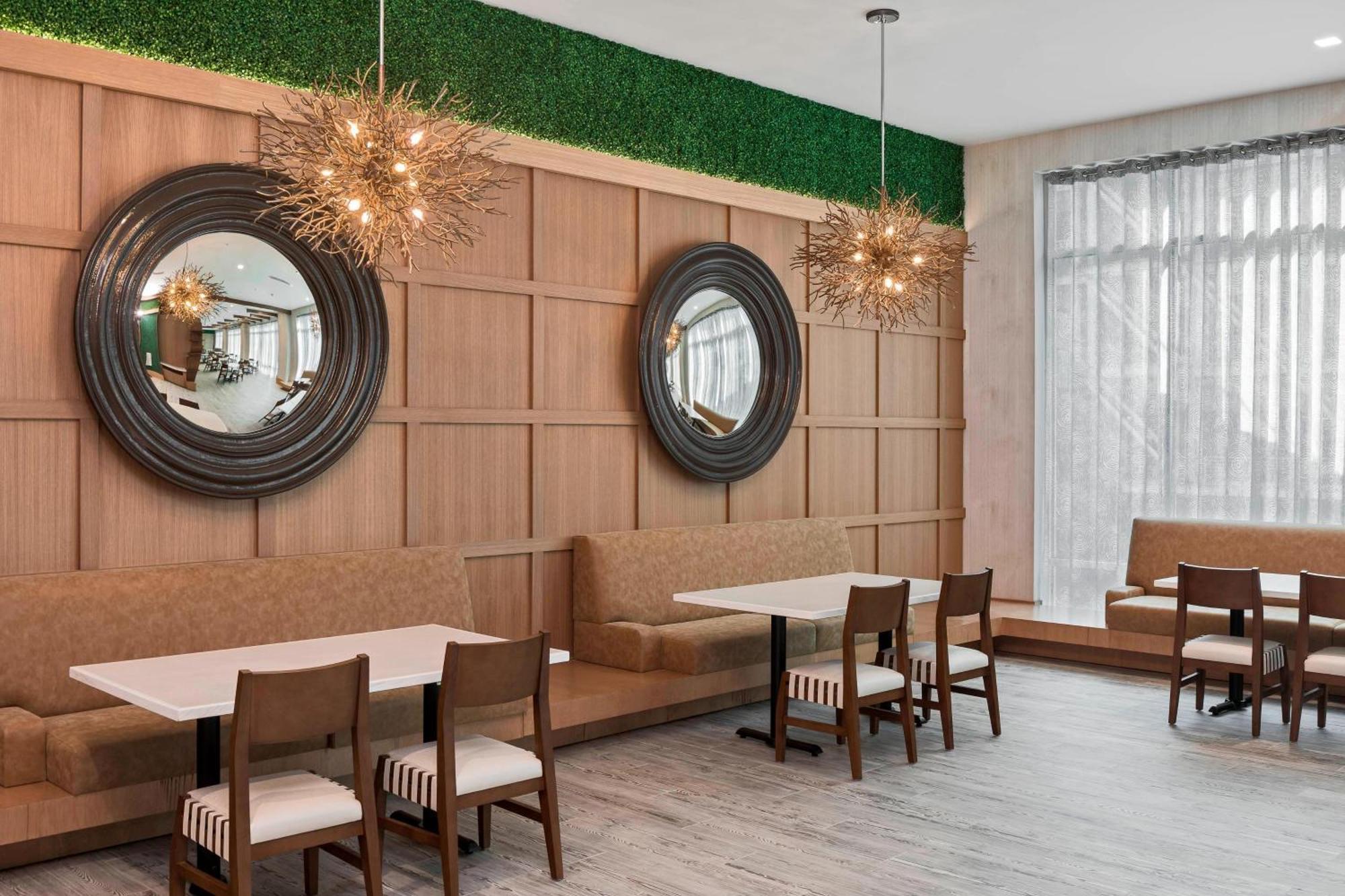 Springhill Suites By Marriott Greenville Downtown Exteriör bild